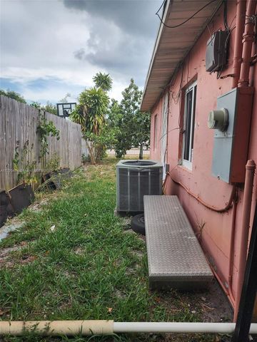 831 NW 140th St, Miami, FL 33168