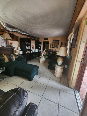 831 NW 140th St, Miami, FL 33168