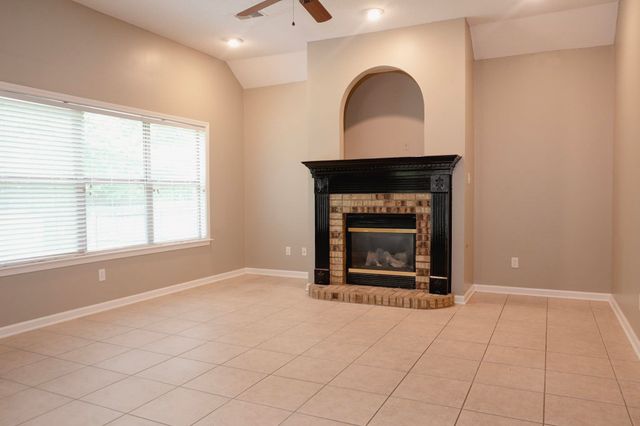 8499 FREIDEN TRL, Memphis, TN 38125