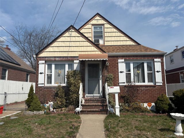 7 Catherine Court, Elmont, NY 11003