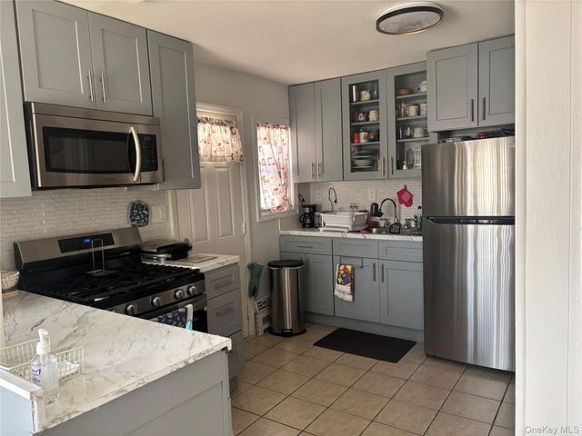 7 Catherine Court, Elmont, NY 11003