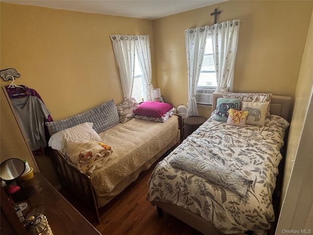 7 Catherine Court, Elmont, NY 11003