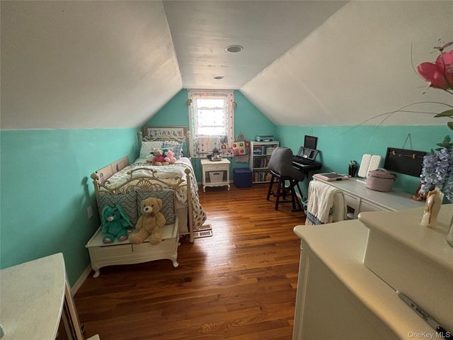 7 Catherine Court, Elmont, NY 11003