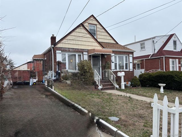 7 Catherine Court, Elmont, NY 11003
