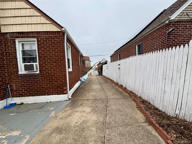 7 Catherine Court, Elmont, NY 11003