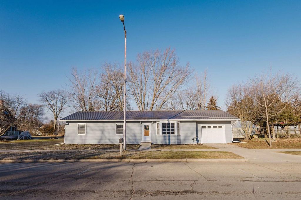 311 S Wisconsin Avenue, Muscoda, WI 53573