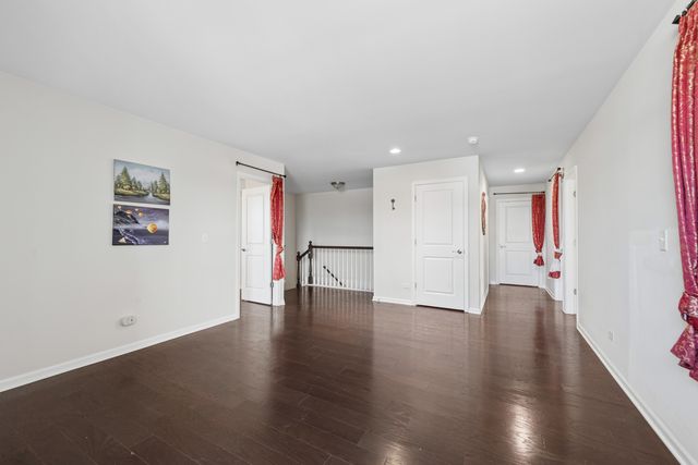 24 BEVERLY Lane, Hawthorn Woods, IL 60047