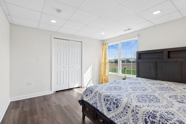 24 BEVERLY Lane, Hawthorn Woods, IL 60047