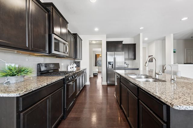 24 BEVERLY Lane, Hawthorn Woods, IL 60047