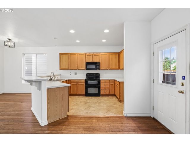 773 Nw FOREST CREEK Dr, Hillsboro, OR 97124
