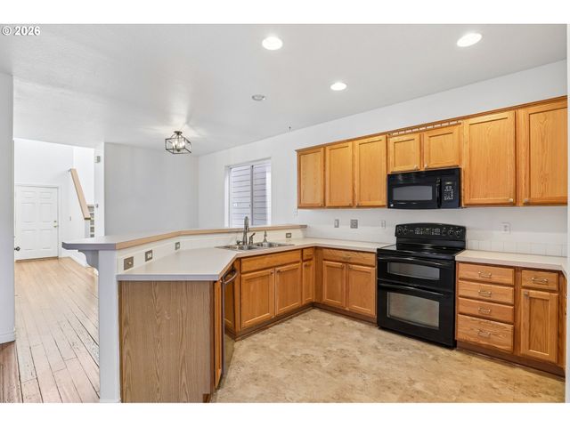 773 Nw FOREST CREEK Dr, Hillsboro, OR 97124