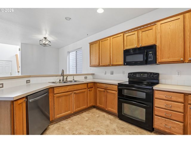 773 Nw FOREST CREEK Dr, Hillsboro, OR 97124