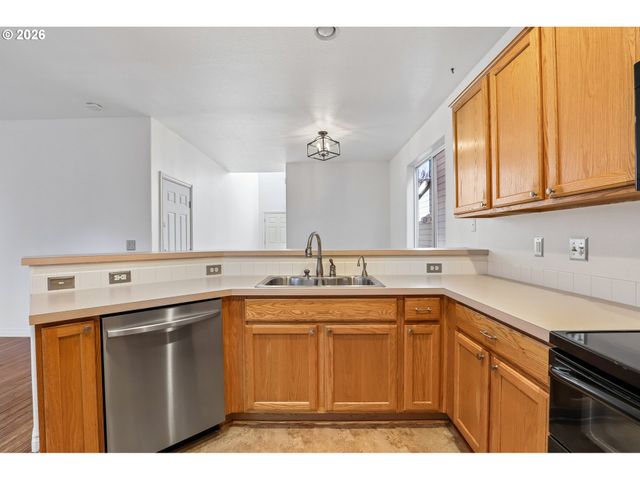 773 Nw FOREST CREEK Dr, Hillsboro, OR 97124