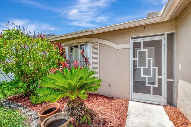 5065 Arbor Glen Cir, Lake Worth, FL 33463