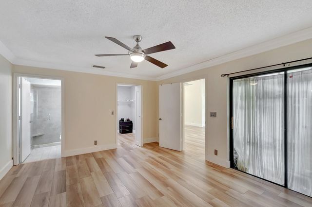 5065 Arbor Glen Cir, Lake Worth, FL 33463