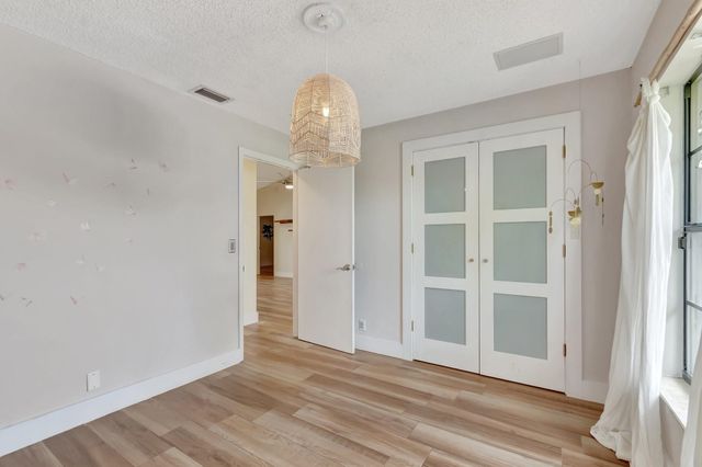 5065 Arbor Glen Cir, Lake Worth, FL 33463
