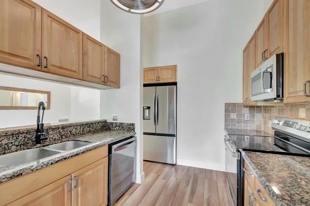 5065 Arbor Glen Cir, Lake Worth, FL 33463