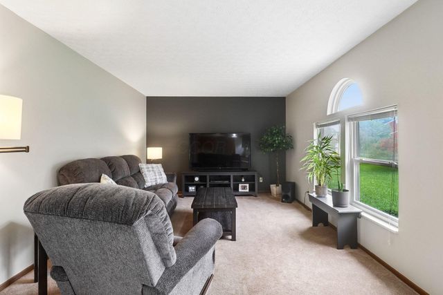 16 W Fieldstone, Etna, OH 43062