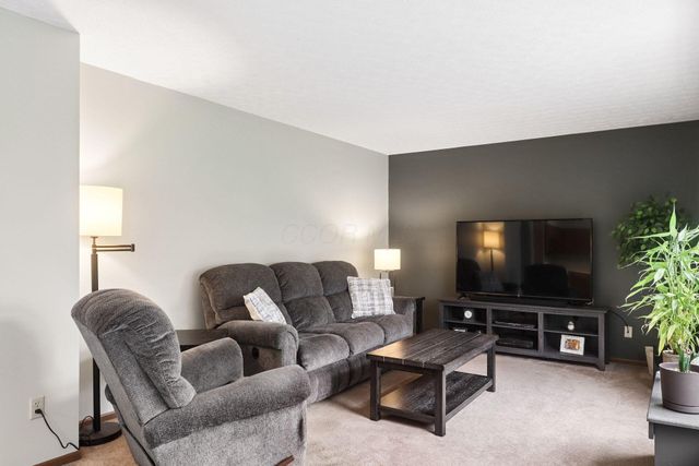 16 W Fieldstone, Etna, OH 43062