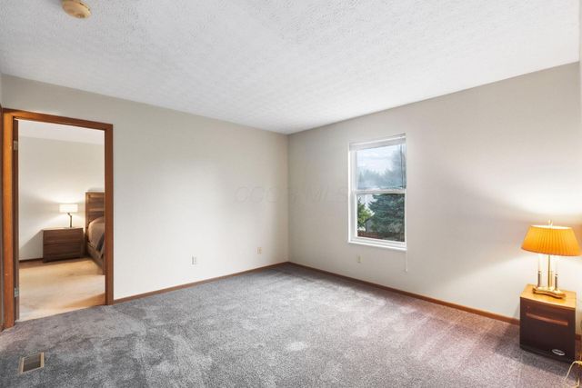 16 W Fieldstone, Etna, OH 43062
