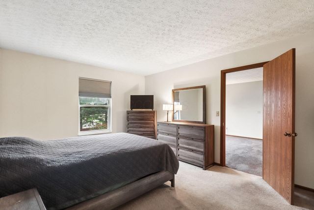 16 W Fieldstone, Etna, OH 43062