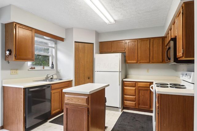 16 W Fieldstone, Etna, OH 43062