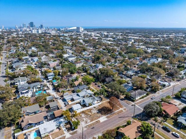 2555 BURLINGTON AVENUE N, St Petersburg, FL 33713