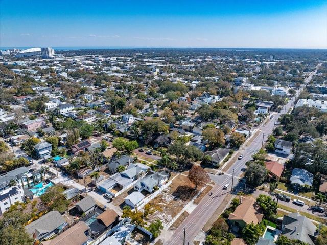 2555 BURLINGTON AVENUE N, St Petersburg, FL 33713