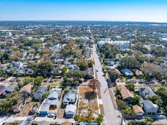 2555 BURLINGTON AVENUE N, St Petersburg, FL 33713