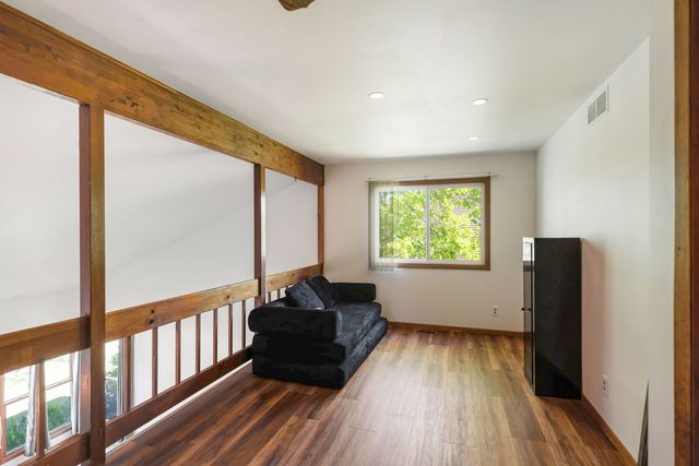 1003 Wesley Drive, Crystal Lake, IL 60014