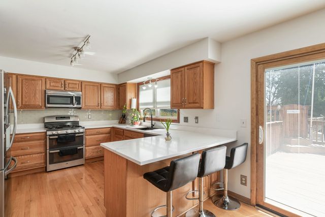 1003 Wesley Drive, Crystal Lake, IL 60014