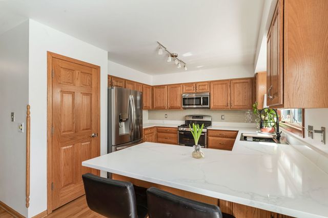 1003 Wesley Drive, Crystal Lake, IL 60014
