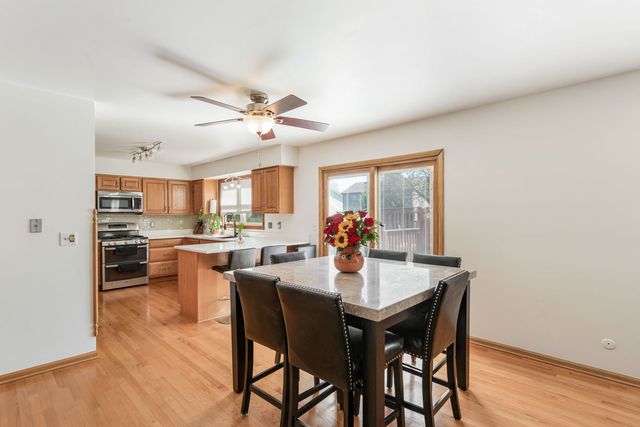 1003 Wesley Drive, Crystal Lake, IL 60014