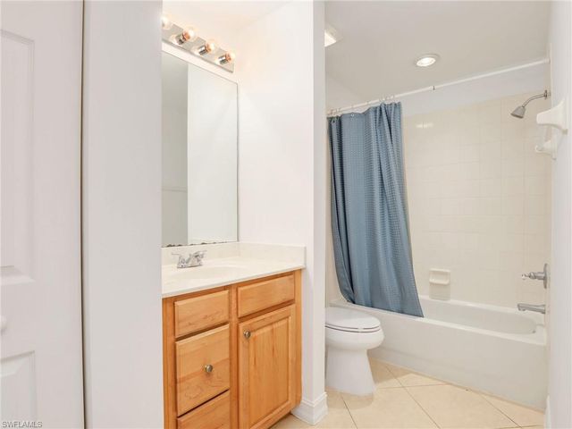 1882 Tarpon Bay DR S 2, Naples, FL 34119