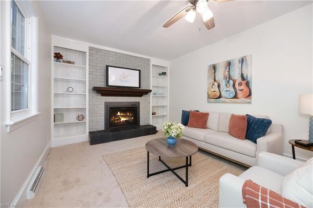 8957 River CRES, Suffolk, VA 23433