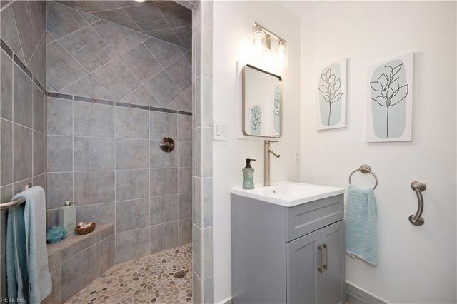 8957 River CRES, Suffolk, VA 23433