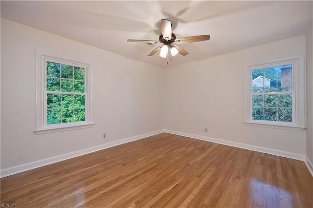 8957 River CRES, Suffolk, VA 23433