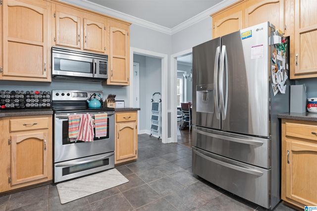 3918 SPRING VALLEY ROAD, Birmingham, AL 35223