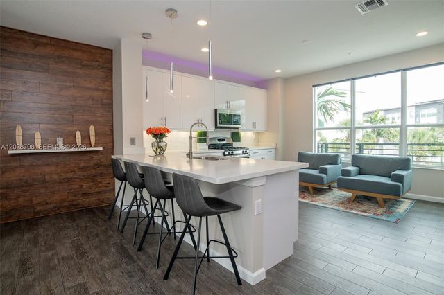 2900 NE 12th Terrace 14, Oakland Park, FL 33334