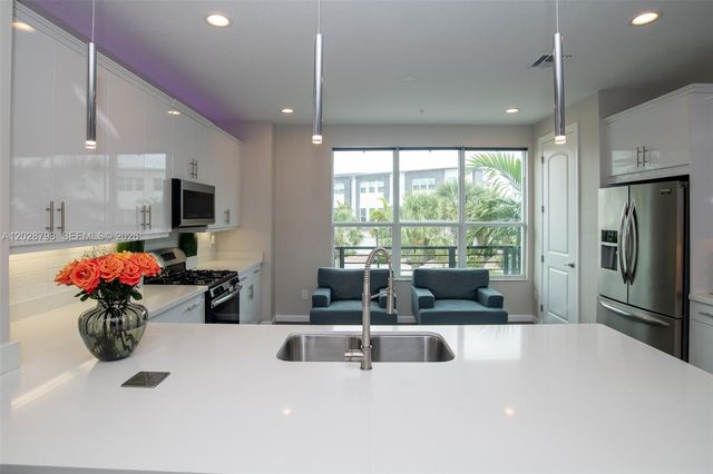 2900 NE 12th Terrace 14, Oakland Park, FL 33334
