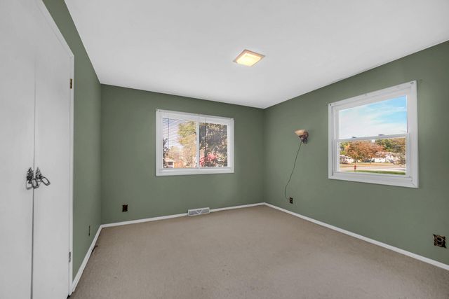 25 E Hoehn Street, Wheatfield, IN 46392