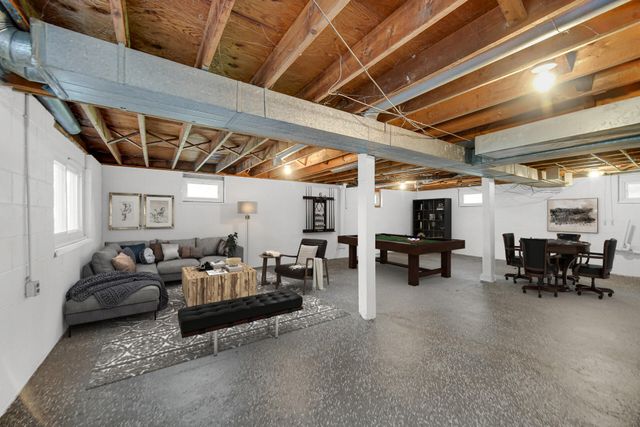 25 E Hoehn Street, Wheatfield, IN 46392