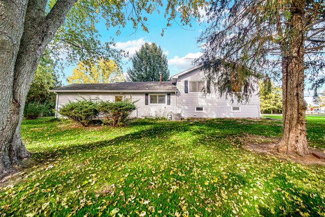 25 E Hoehn Street, Wheatfield, IN 46392