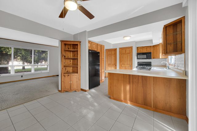 25 E Hoehn Street, Wheatfield, IN 46392