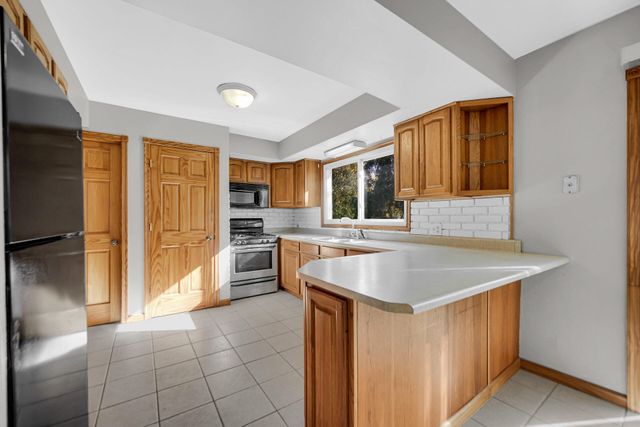 25 E Hoehn Street, Wheatfield, IN 46392