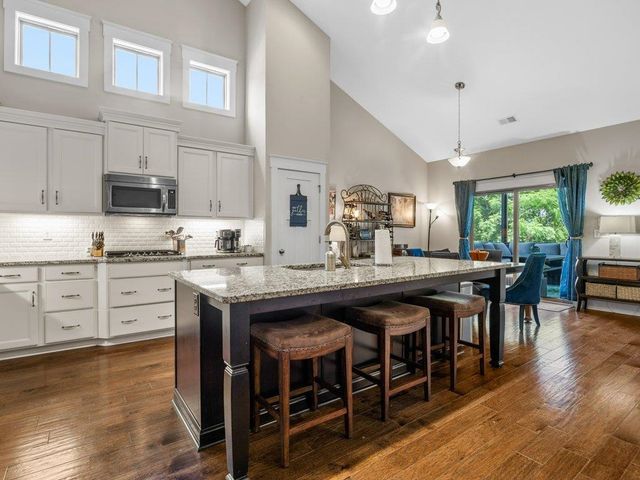 576 Serendipity Ln, Spartanburg, SC 29301