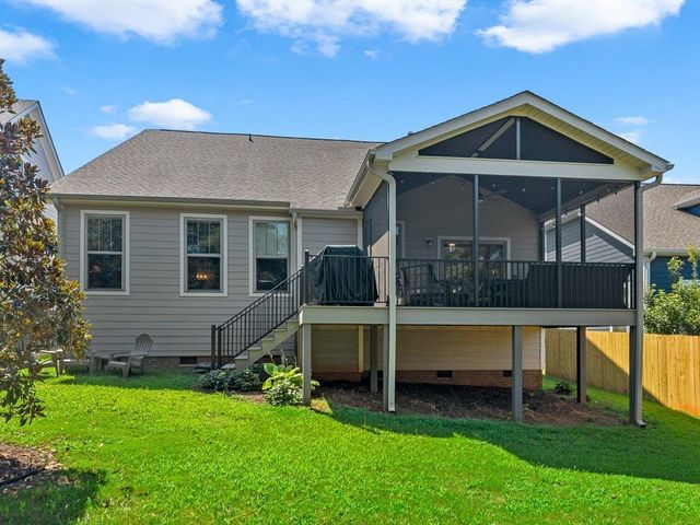 576 Serendipity Ln, Spartanburg, SC 29301
