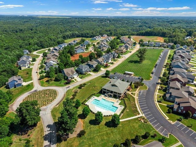 576 Serendipity Ln, Spartanburg, SC 29301