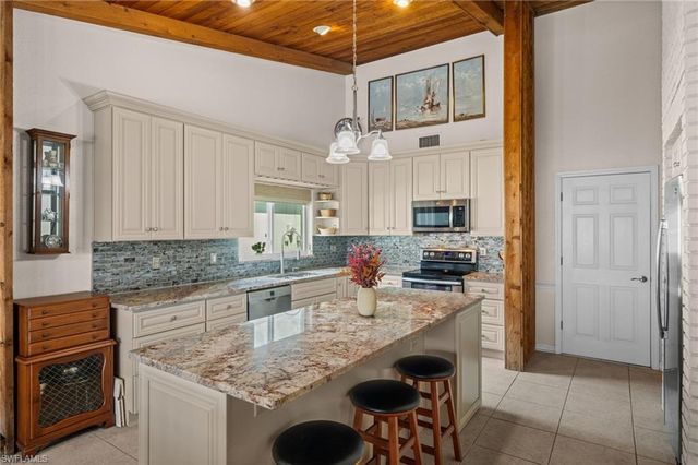 5028 Pelican BLVD, Cape Coral, FL 33914