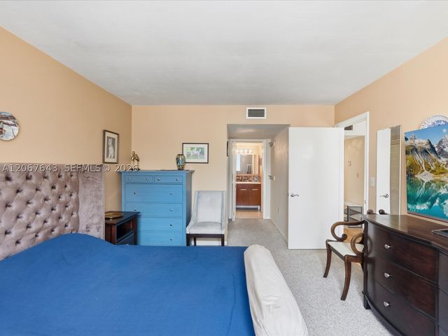 3588 Collins Ave 504, Miami Beach, FL 33140